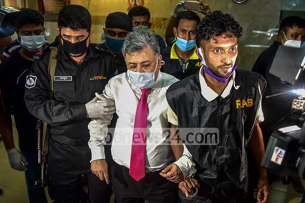 The RAB arrested Abul Hasan, the assistant director of Shahabuddin Medical College Hospital in Dhaka’s Gulshan on Sunday during a raid amid allegations of unapproved coronavirus test at the private facility. 