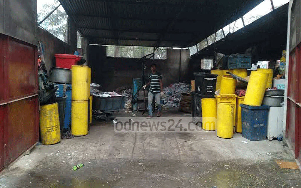 Medical waste is being kept in a room next to the Suhrawardy Hospital field which houses a mixture of toxic and non-toxic waste. Medical waste is being kept in a room next to the Suhrawardy Hospital field which houses a mixture of toxic and non-toxic waste.