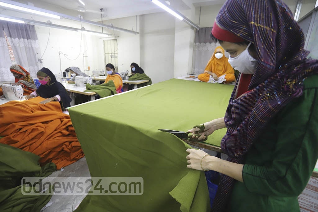 Basanti Garments, another project of Bidyanondo Foundation, is handling the production of blankets. 