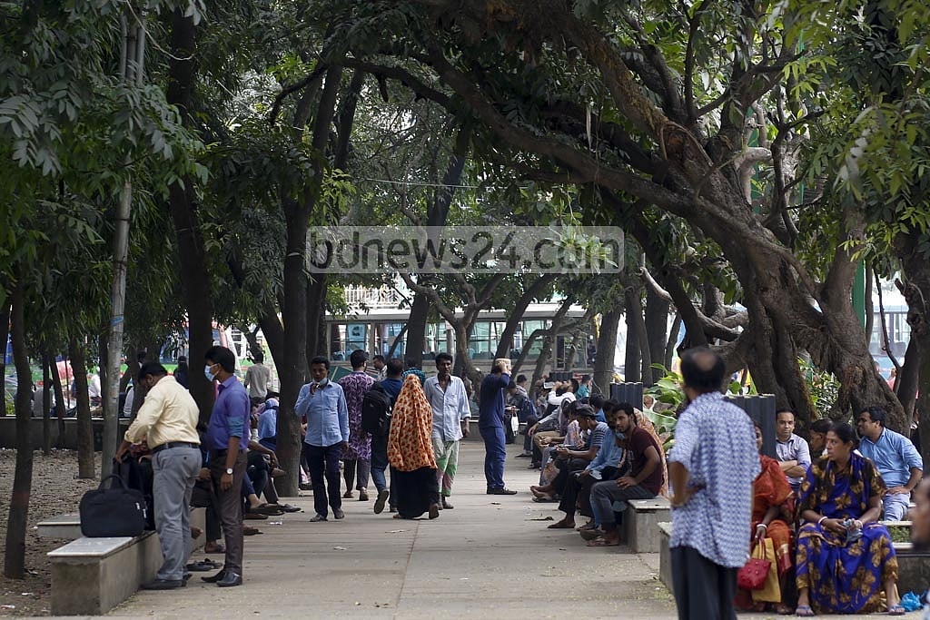 Walkways in the Bahadur Shah Park have been widened to allow more people to walk together. Oct 19, 2020. Photo: Mahmud Zaman Ovi 