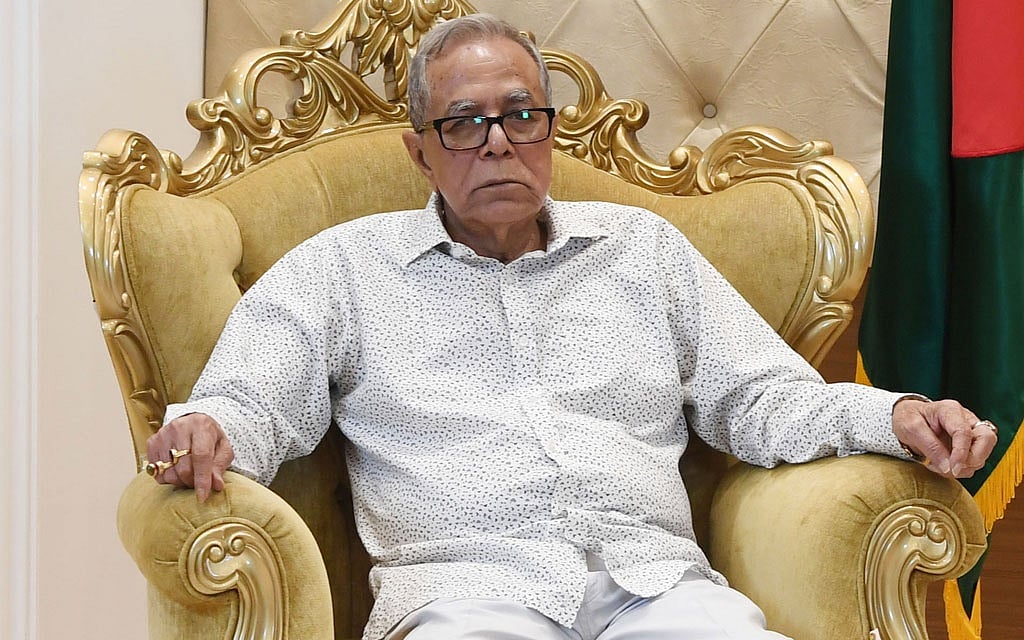 আবদুল হামিদকে বঙ্গভবনে আনুষ্ঠানিক বিদায় জানানো হবে, যা এর আগে আর কোনো রাষ্ট্রপতি পাননি। 