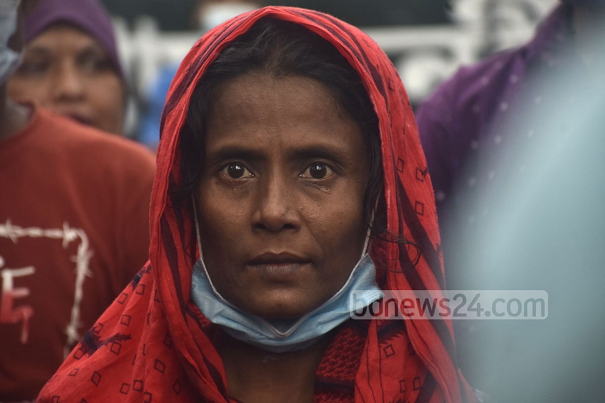 May 04, 2021: Hasina Begum, a resident of Cox’s Bazar Teknaf Upazila, was released from Chattogram Central Jail after serving 16 months in prison due to confusion over names. Photo: Suman Babu May 04, 2021: Hasina Begum, a resident of Cox’s Bazar Teknaf Upazila, was released from Chattogram Central Jail after serving 16 months in prison due to confusion over names. Photo: Suman Babu