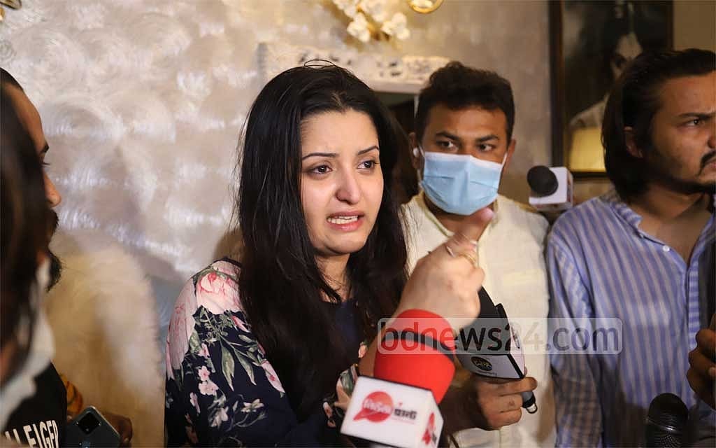 গত বছর সংবাদ সম্মেলনে এসে চিত্রনায়িকা পরীমনি অভিযোগ করেন, তাকে ধর্ষণ ও হত্যার চেষ্টা করেছেন এক ব্যবসায়ী।  ফাইল ছবি