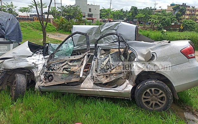 Three dead after bus rams car in Cumilla