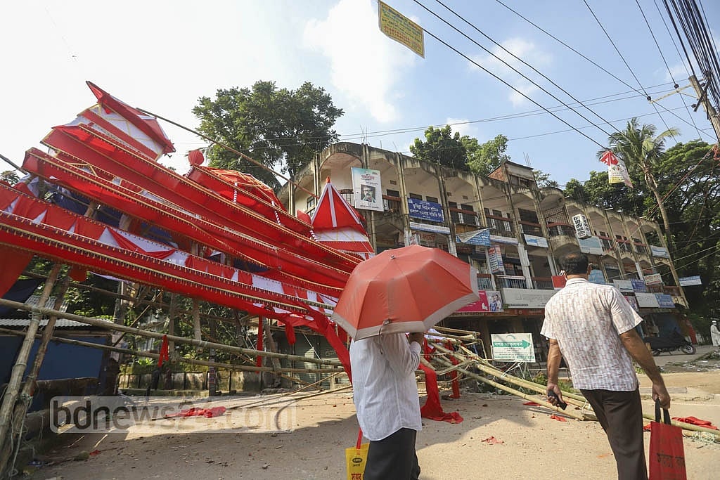 Religious fanatics vandalised the gate of Chandmoni Rakshakali Temple in Cumilla’s Kapriapotti in an attack after inflaming communal tensions on social media. Photo: Mahmud Zaman Ovi Religious fanatics vandalised the gate of Chandmoni Rakshakali Temple in Cumilla’s Kapriapotti in an attack after inflaming communal tensions on social media. Photo: Mahmud Zaman Ovi