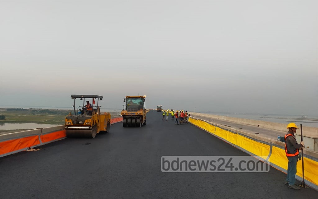 Nov 10, 2021: The dream of the people of southern Bangladesh came a step closer to reality with the initiation of casting pitch of the Padma Bridge. The 100mm-thick pitch being cast in two layers - 60mm for the first layer and 40mm for the second. Nov 10, 2021: The dream of the people of southern Bangladesh came a step closer to reality with the initiation of casting pitch of the Padma Bridge. The 100mm-thick pitch being cast in two layers - 60mm for the first layer and 40mm for the second.