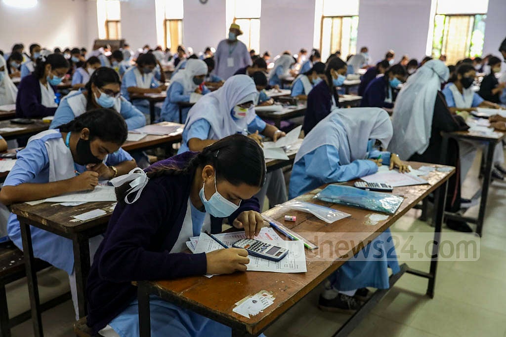 Nov 14, 2021: The Secondary School Certificate and equivalent exams began after a nine-month delay. As many as 2.22 million students from 29, 035 educational institutions sat for the tests. Photo: Kazi Salahuddin Razu Nov 14, 2021: The Secondary School Certificate and equivalent exams began after a nine-month delay. As many as 2.22 million students from 29, 035 educational institutions sat for the tests. Photo: Kazi Salahuddin Razu
