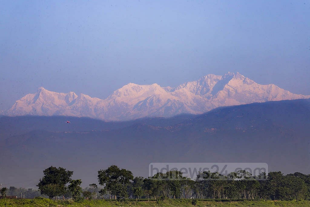 Mount Kanchenjunga is visible from Tetulia, a border area in northern Bangladesh. 