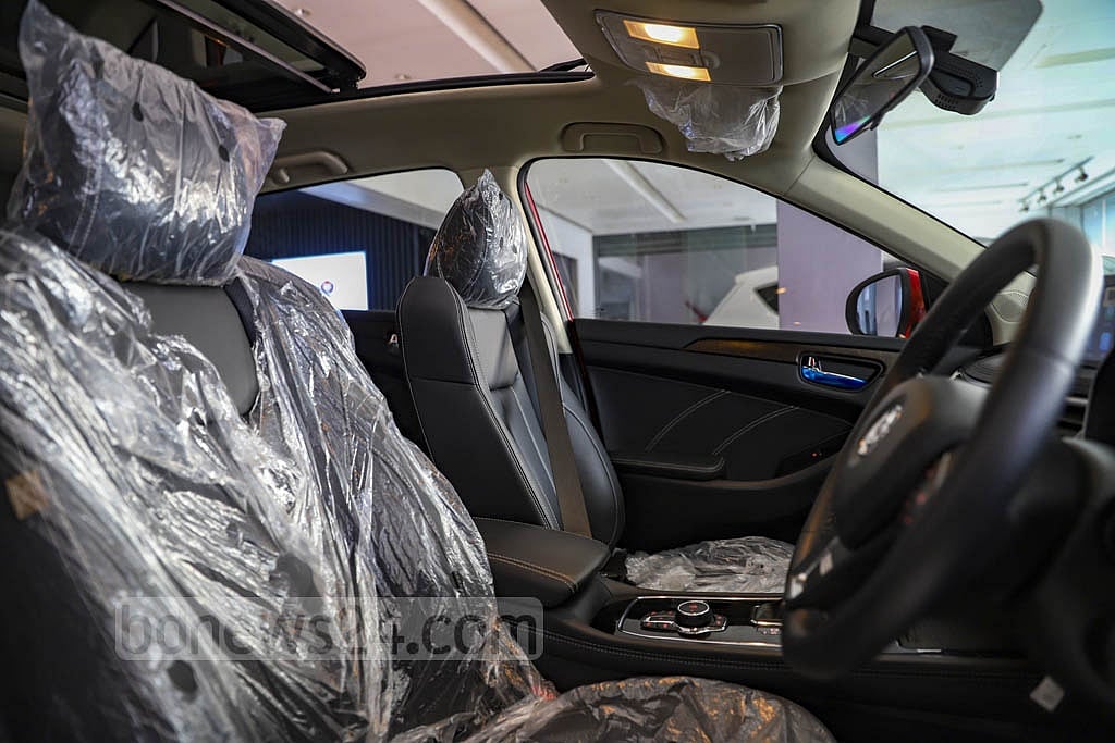 Cars assembled by Bangla Cars also come with modern features to compete with foreign automakers like Toyota, Honda, Mitsubishi and Nissan. Photo: Mahmud Zaman Ovi 