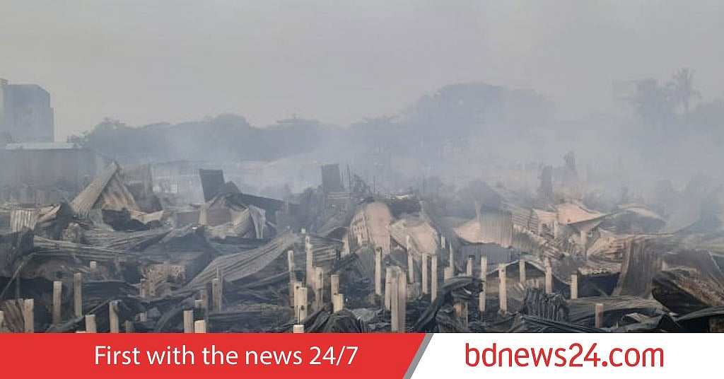 Fire started by ‘mosquito coil’ guts 500 homes in slum at Gazipur’s Tongi