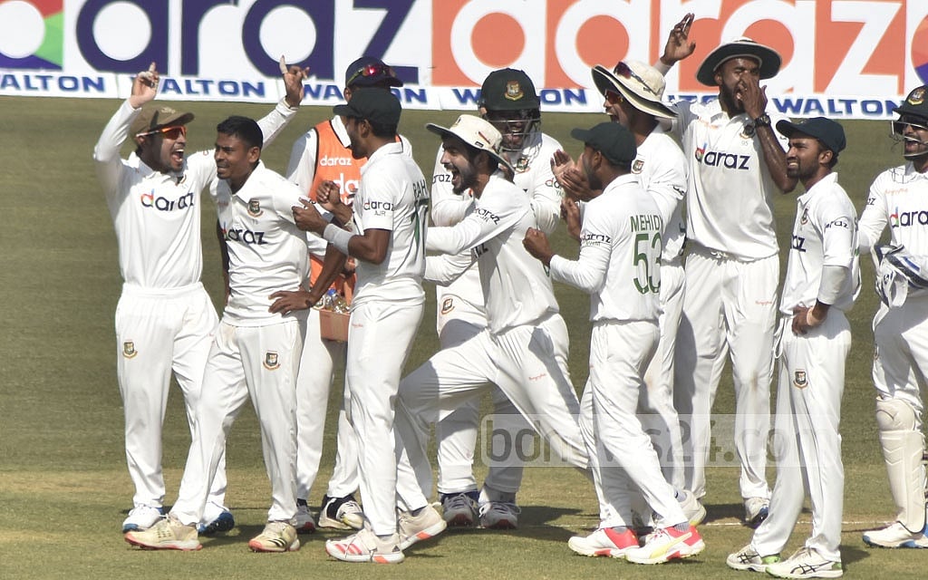 তাইজুলকে দেখে মুগ্ধ সাকলায়েন, বাড়াতে বললেন বৈচিত্র