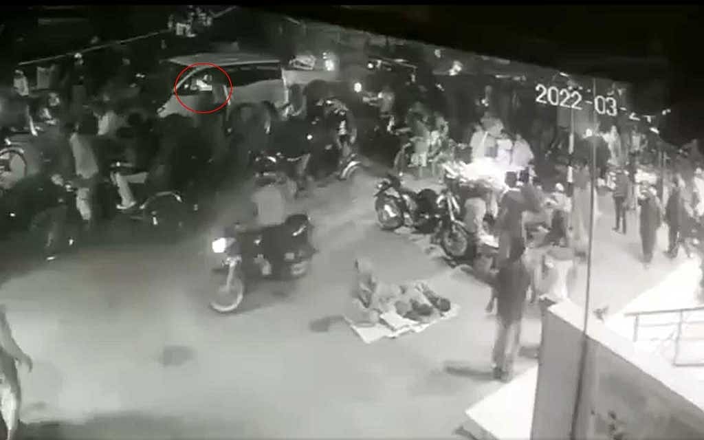 সিসি ক্যামেরায় ধরা পড়া ঢাকার শাহজাহানপুরে টিপু হত্যাকাণ্ডের সময়কার ছবি 