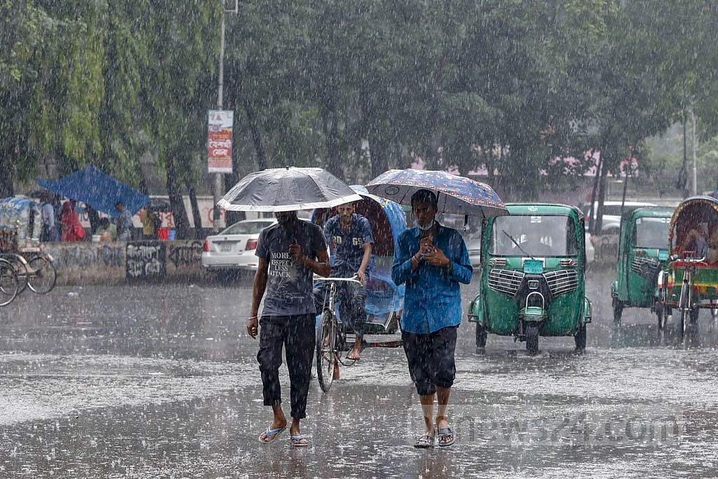 সোম-মঙ্গলবারে বৃষ্টি বাড়ার আভাস