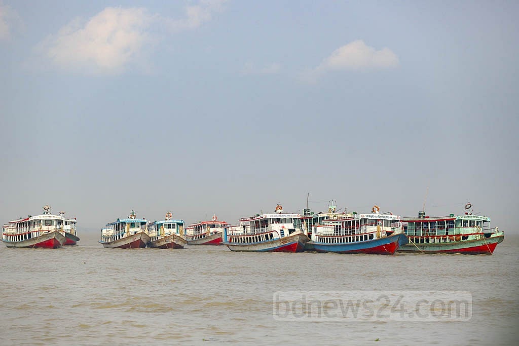 During Eid, the launches in Shimulia are usually overflowing with passengers looking to make their way home for the holiday. But, most of the time, the launches make only a couple of trips a day and spend most of their time docked in port. Launch workers worry even those few trips will dry up once the Padma Bridge opens. Photo: Mahmud Zaman Ovi 